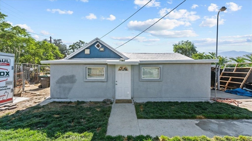 68 Val Monte, Banning