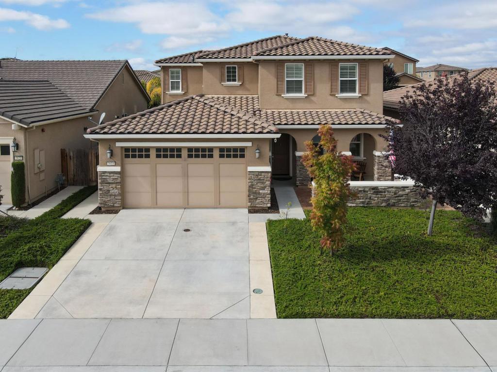 1610 Park Trail Drive, Hollister