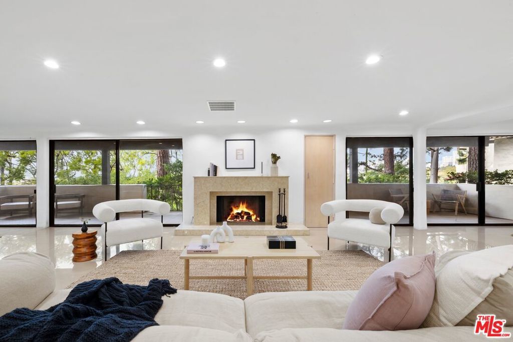 Photo of Listing #25612395