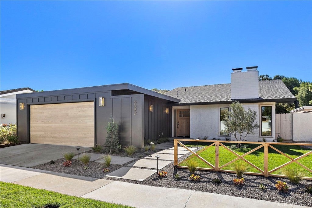 Photo of Listing #OC25250070