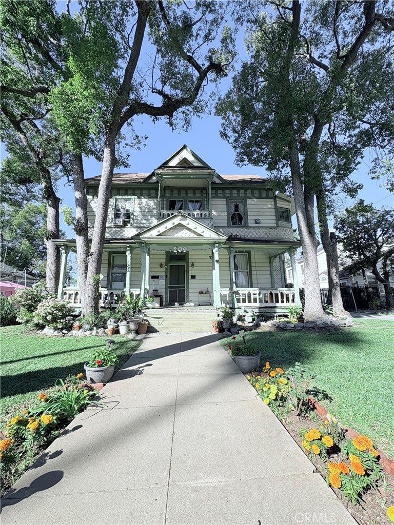 Photo of Listing #DW25243682