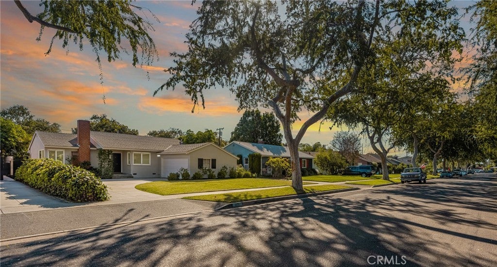 906 Buffalo Avenue, Santa Ana