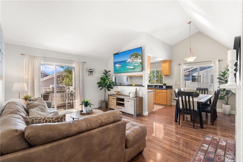 7841 Essex Drive # 201, Huntington Beach