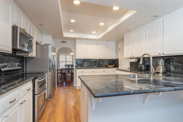 34121 Village 34, Camarillo