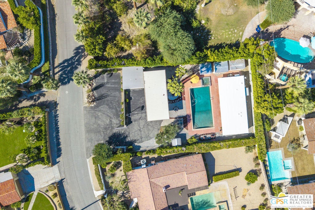 260 Camino Alturas, Palm Springs