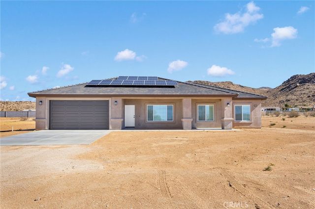 15561 Desert Star, Apple Valley