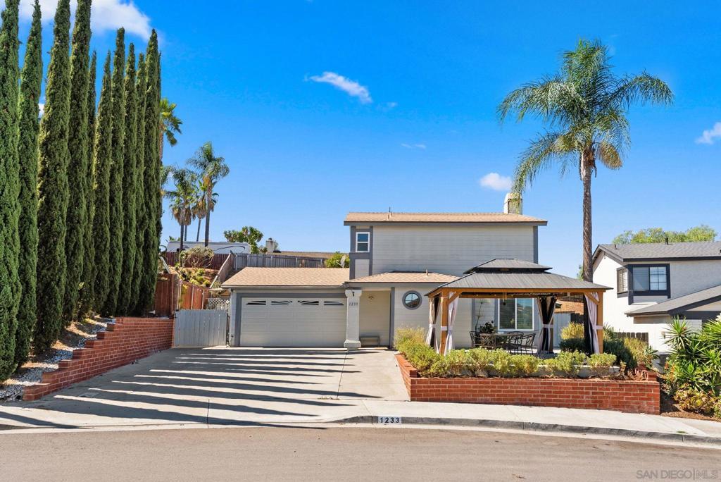 1233 Titan Ct, Escondido