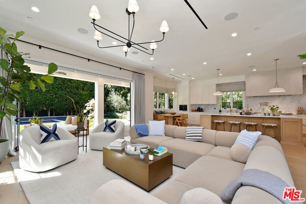 Photo of Listing #25612231