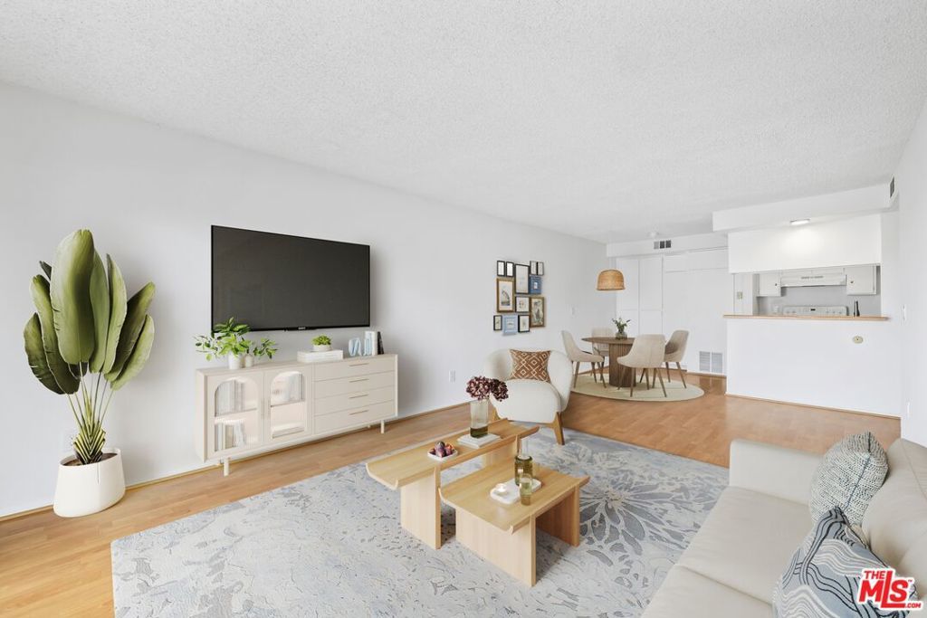 Photo of Listing #25609935