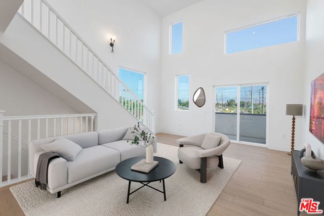 11220 Victory Boulevard # 3, North Hollywood