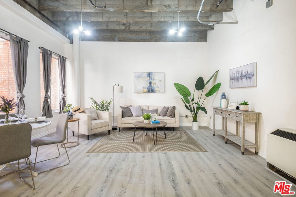 Photo of Listing #25612839