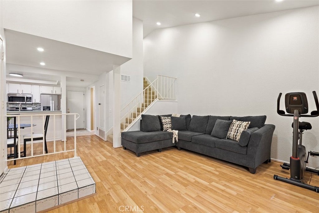 Photo of Listing #IV25250447