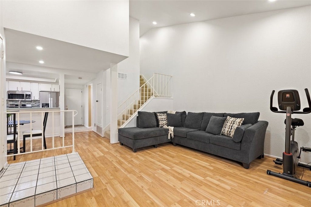 Photo of Listing #IV25250447