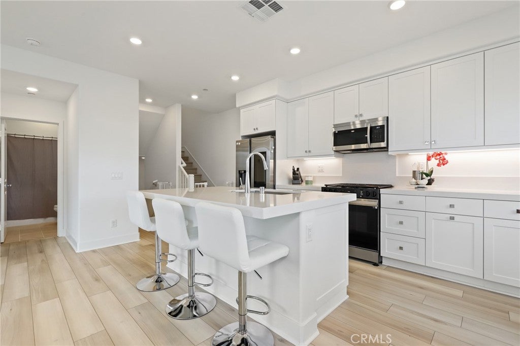 Photo of Listing #OC25246529