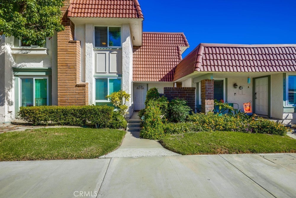 11456 Holder, Cypress