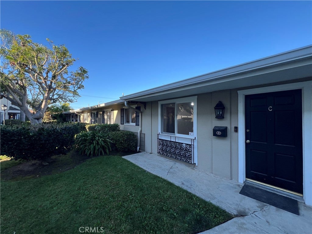 1741 Tustin # 10c, Costa Mesa