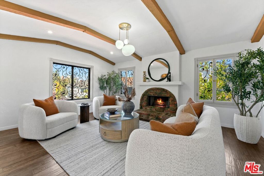 Photo of Listing #25612893