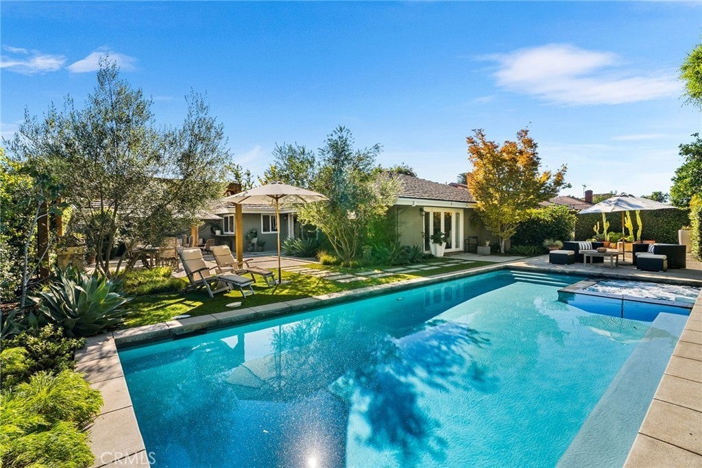 17601 Sherbrook Drive, Tustin