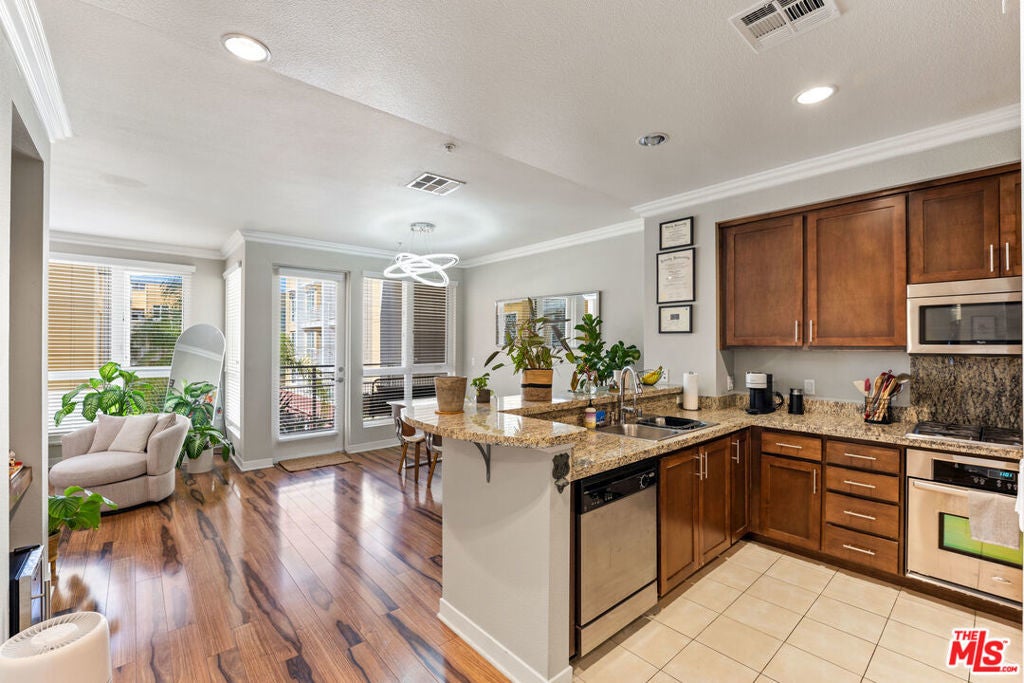 Photo of Listing #25613003