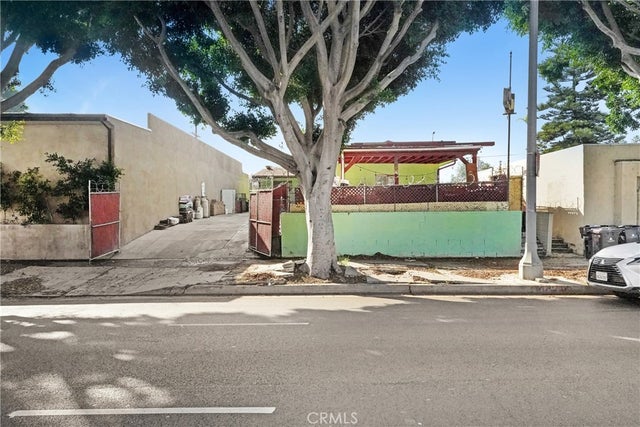 2930 W Florence, Los Angeles