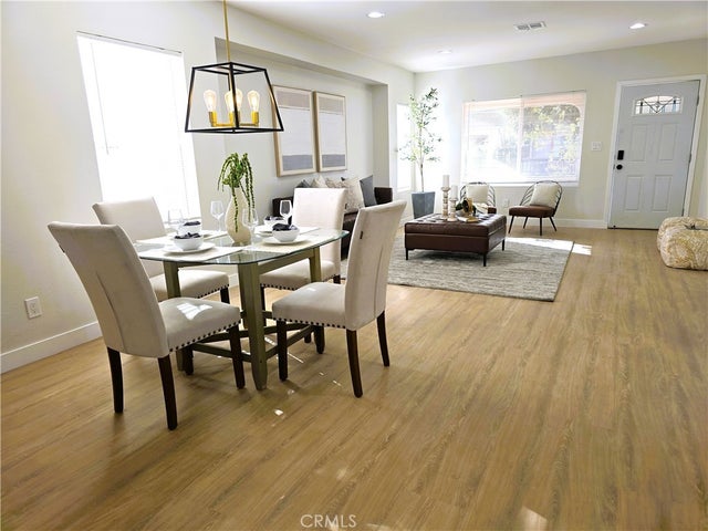 7040 3rd, Los Angeles