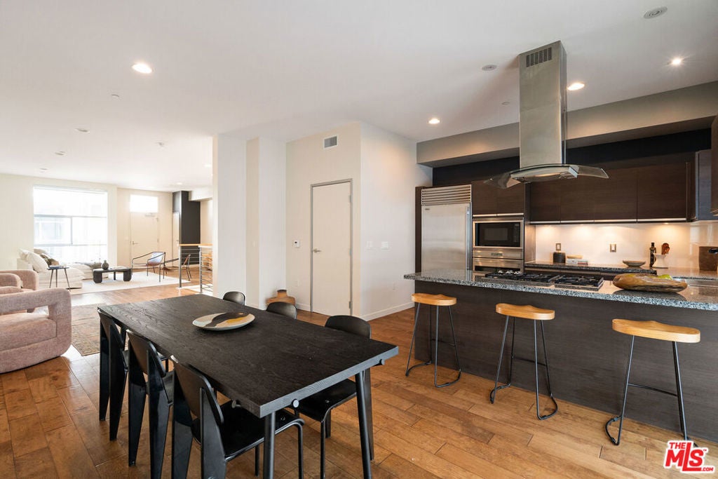 Photo of Listing #25612779