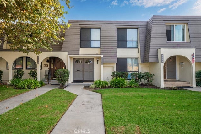 9686 Bloomfield, Cypress