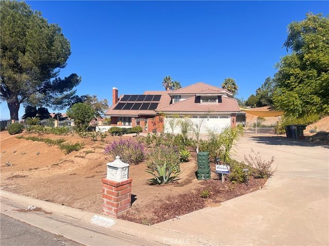 7158 Golden Vale, Riverside