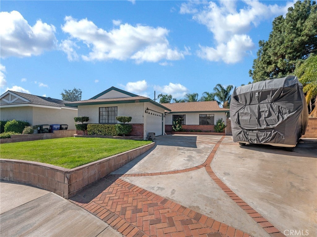 Photo of Listing #SR25244434