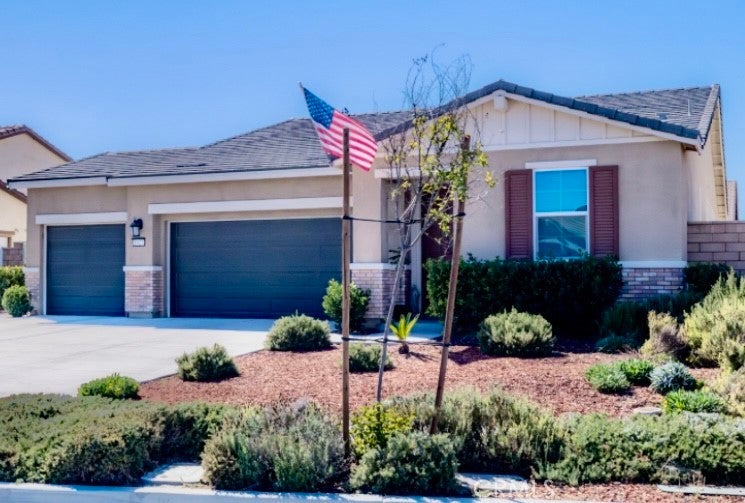 Photo of Listing #IV25244396