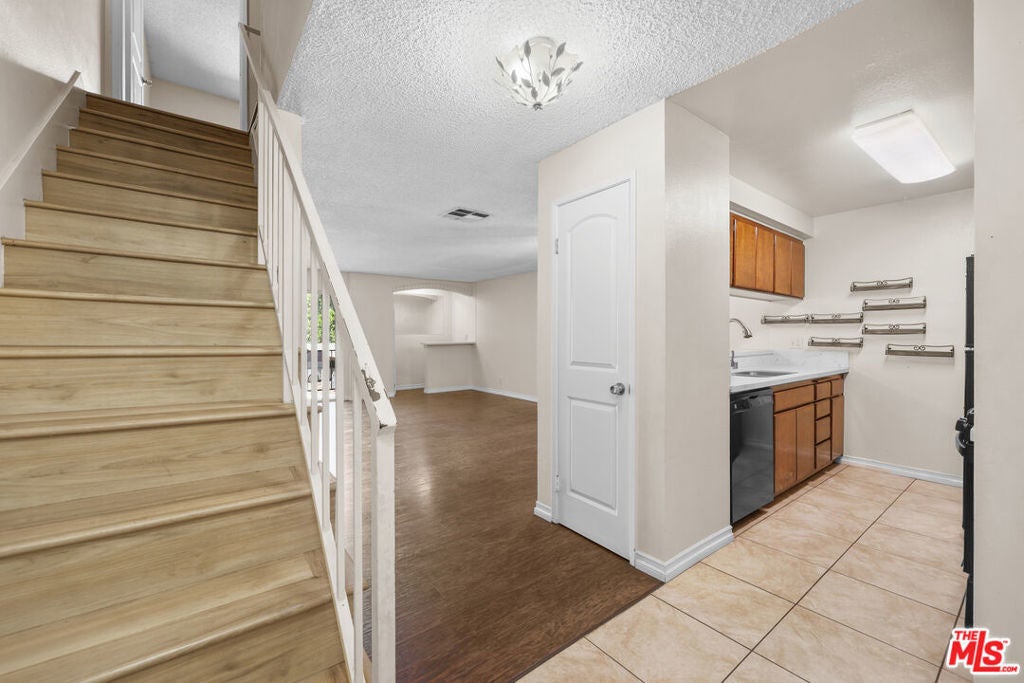 Photo of Listing #25613243