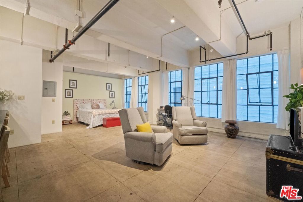 Photo of Listing #25610501