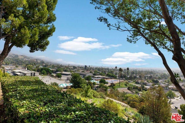 7755 Via Rosa Maria, Burbank