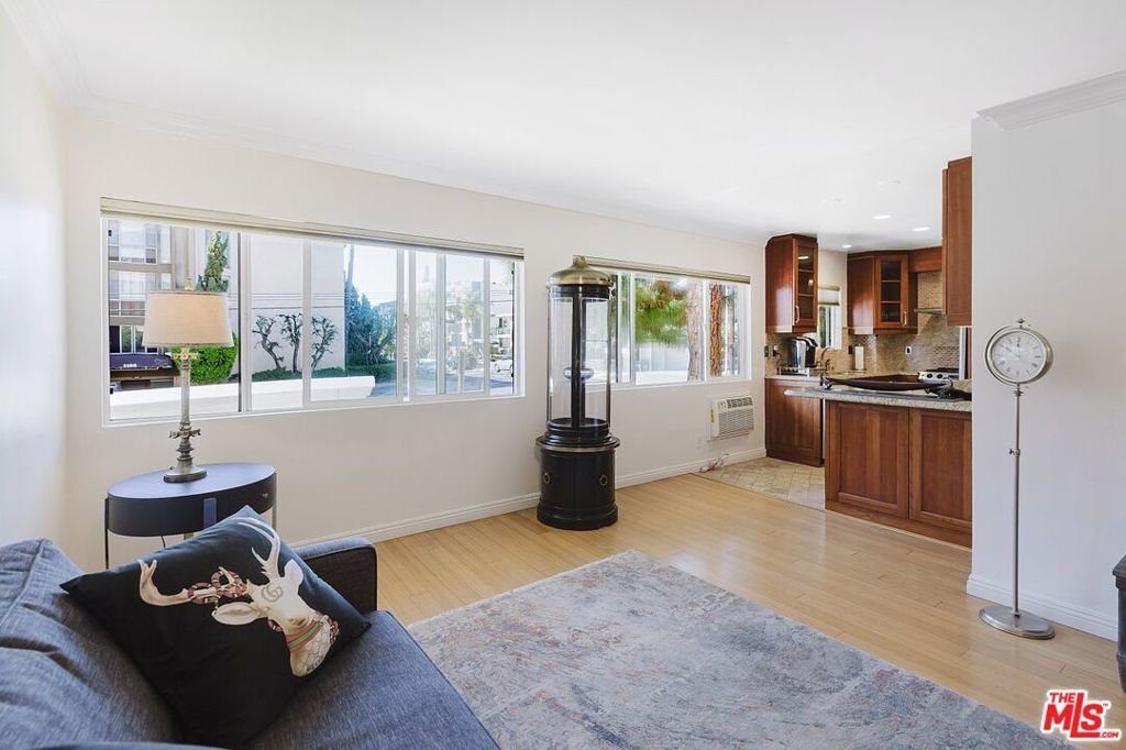 Photo of Listing #25612855