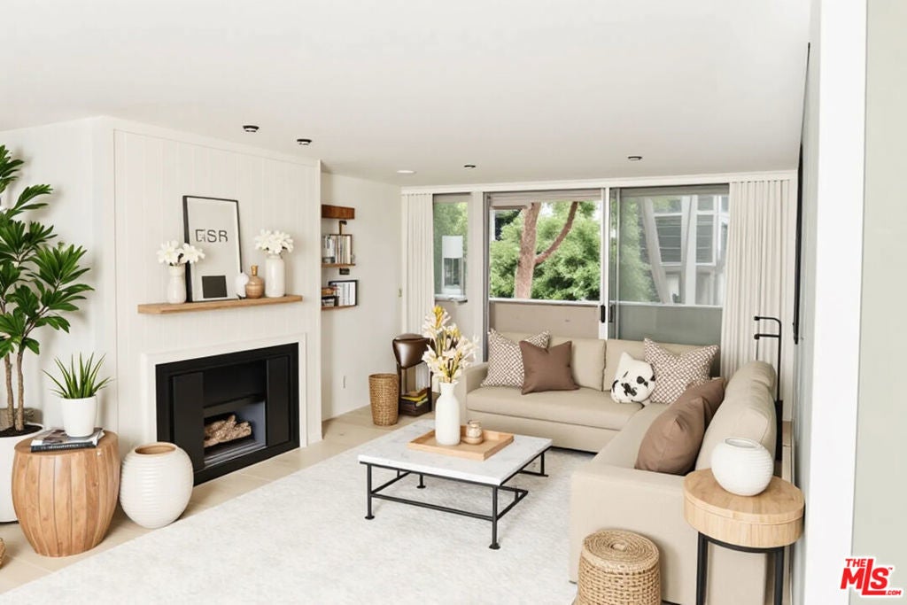 Photo of Listing #25613365