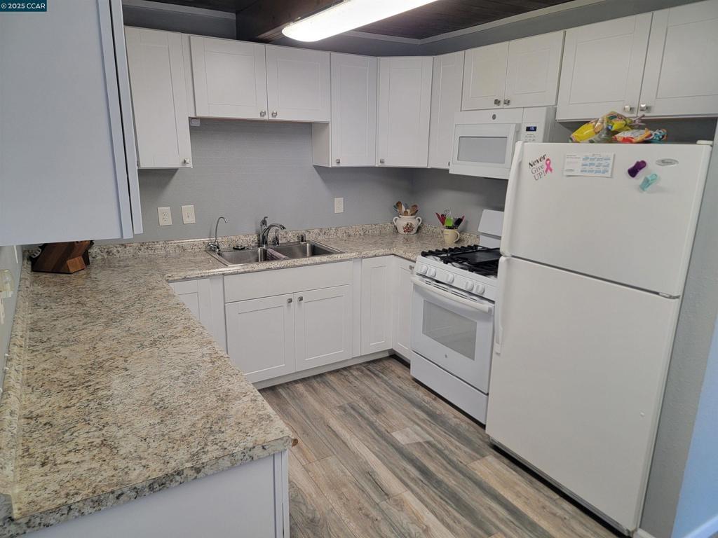 Photo of Listing #41116356