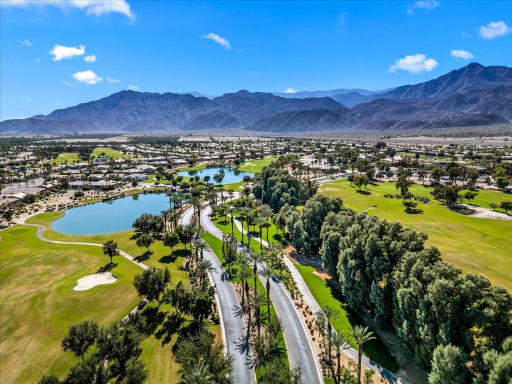 61466 Fire Barrel Drive, La Quinta