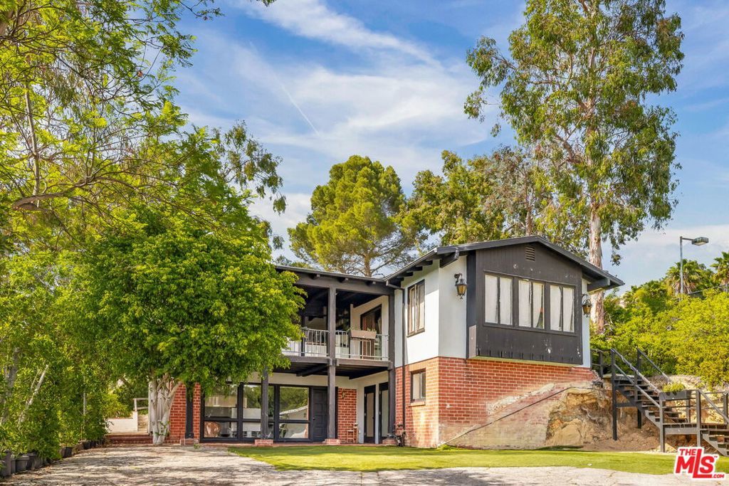 Photo of Listing #25613291