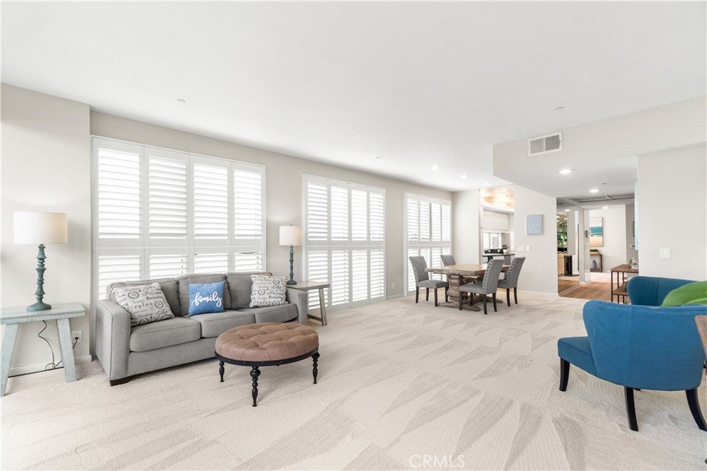 Photo of Listing #SB25251485