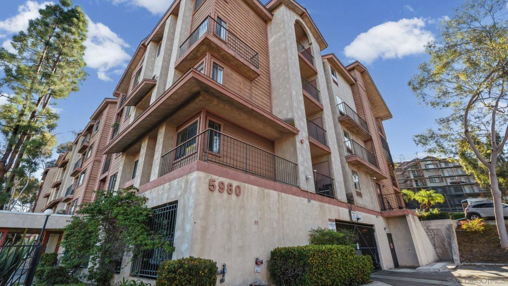 5980 Dandridge Ln # 215, San Diego