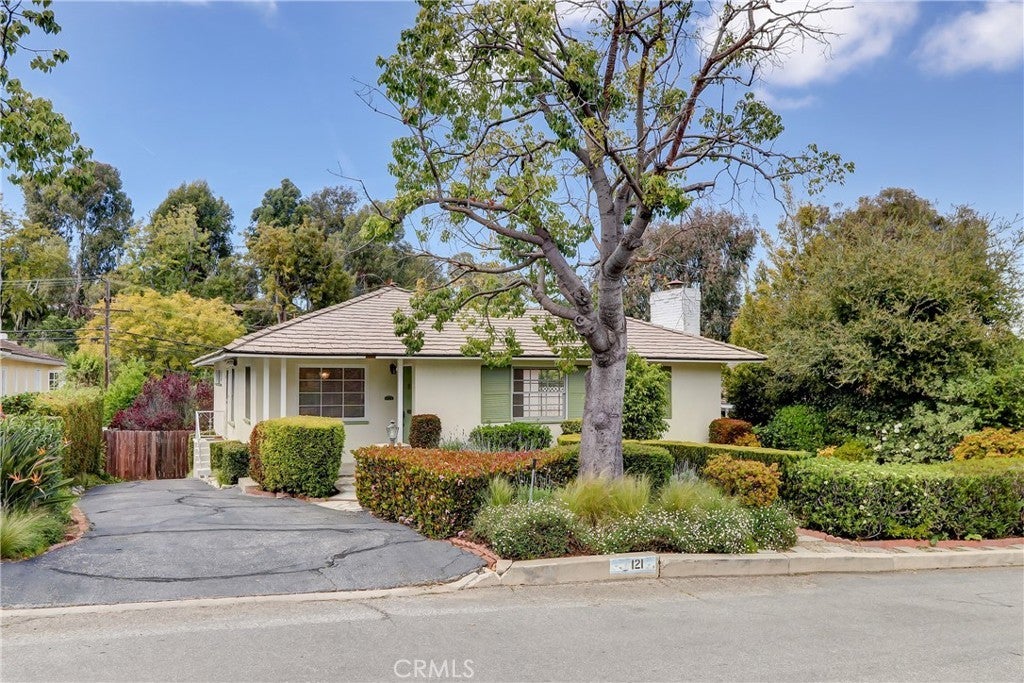 Photo of Listing #SB25244824