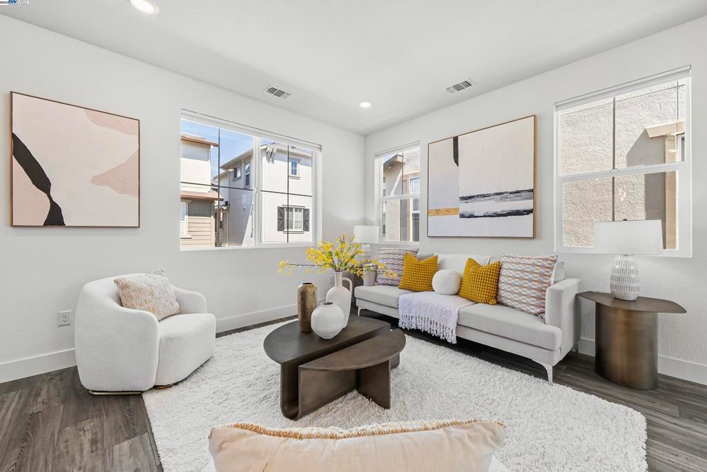 Photo of Listing #41116436