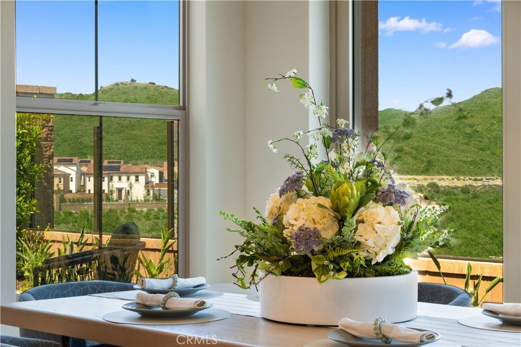 122 Mossvine, Irvine