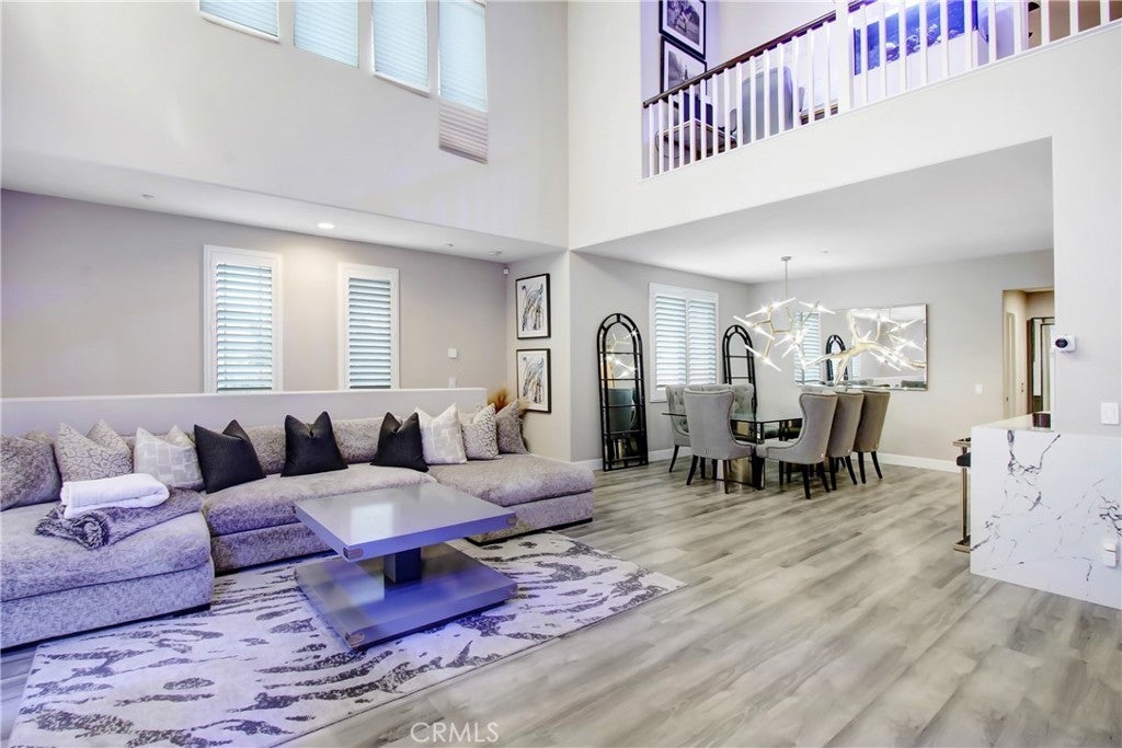 Photo of Listing #CV25251057