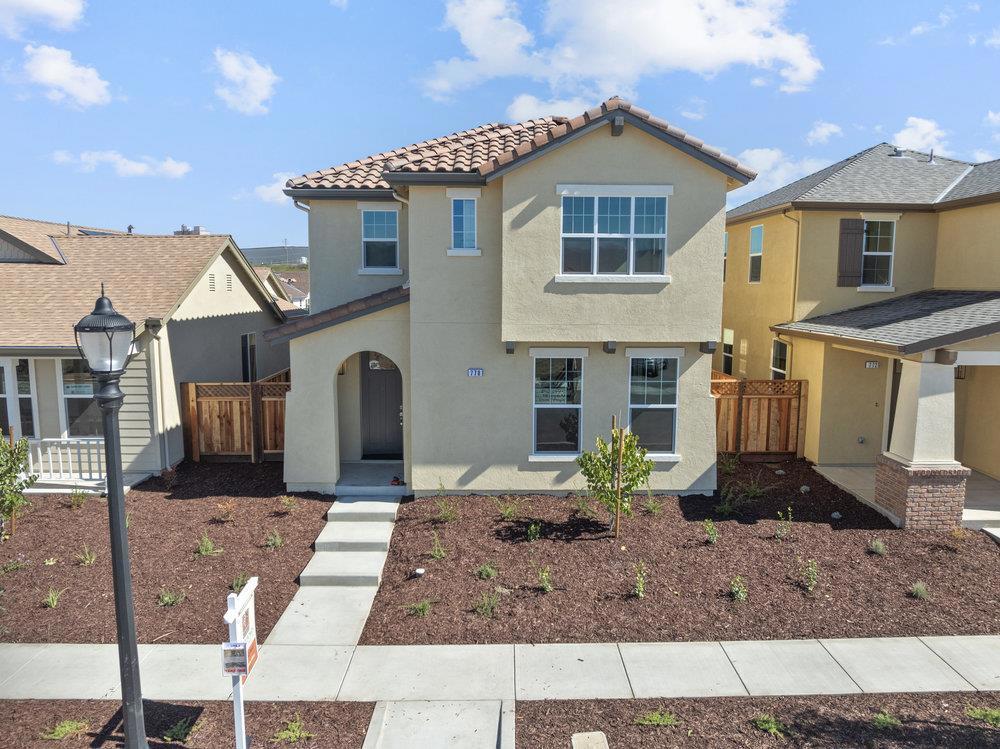 778 Livingston Avenue, King City