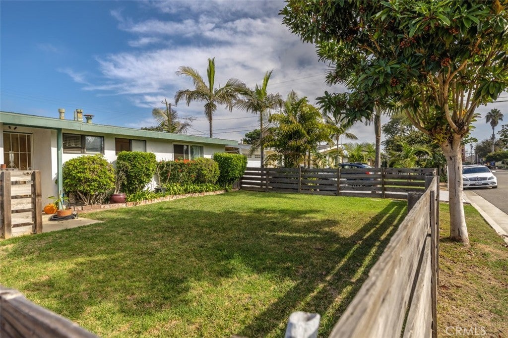 664 Ross Street, Costa Mesa