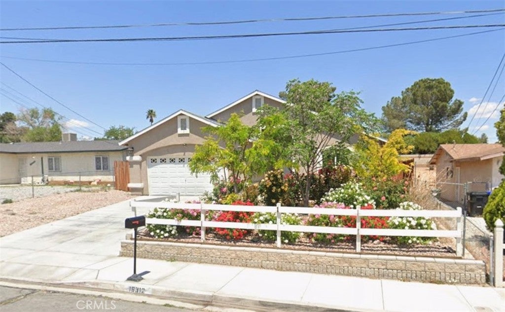 16312 Molino, Victorville