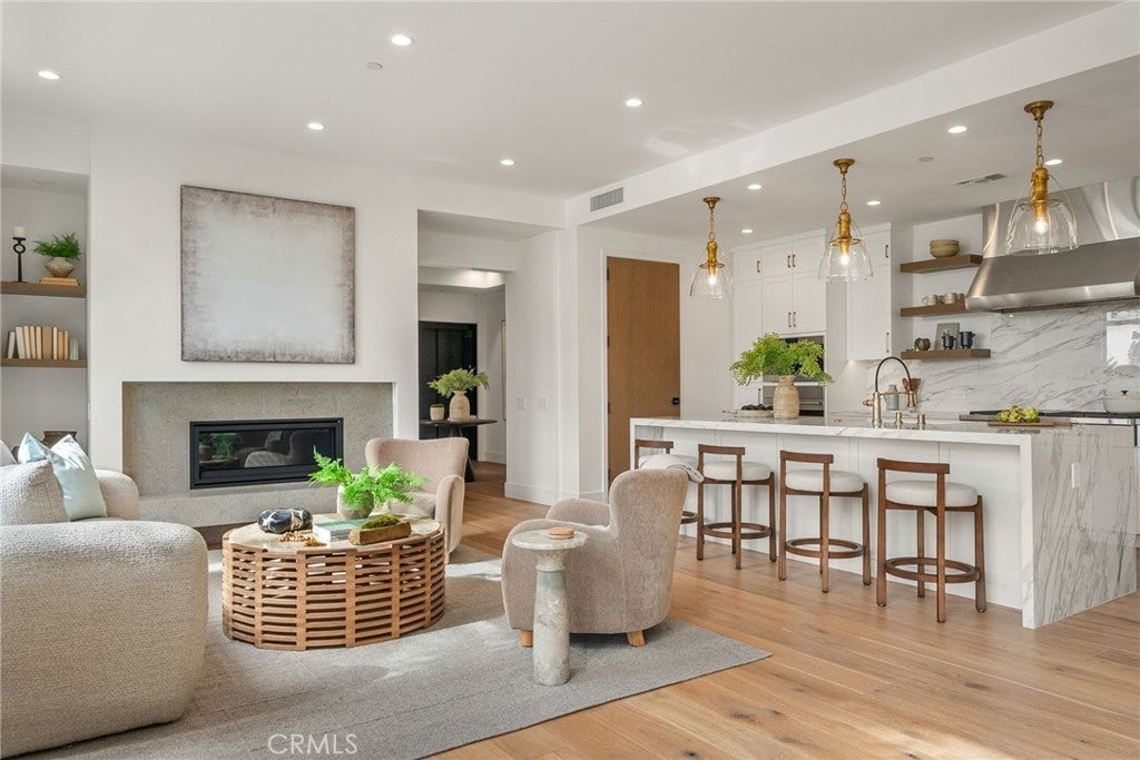 4261 Uptown Newport Drive # 1, Newport Beach