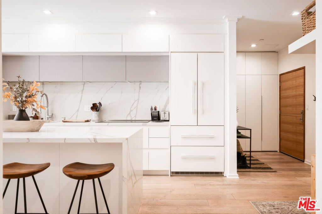 Photo of Listing #25613317