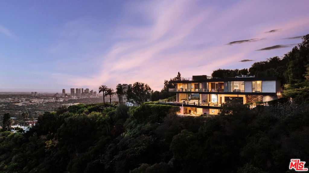 9199 Thrasher Avenue, Los Angeles